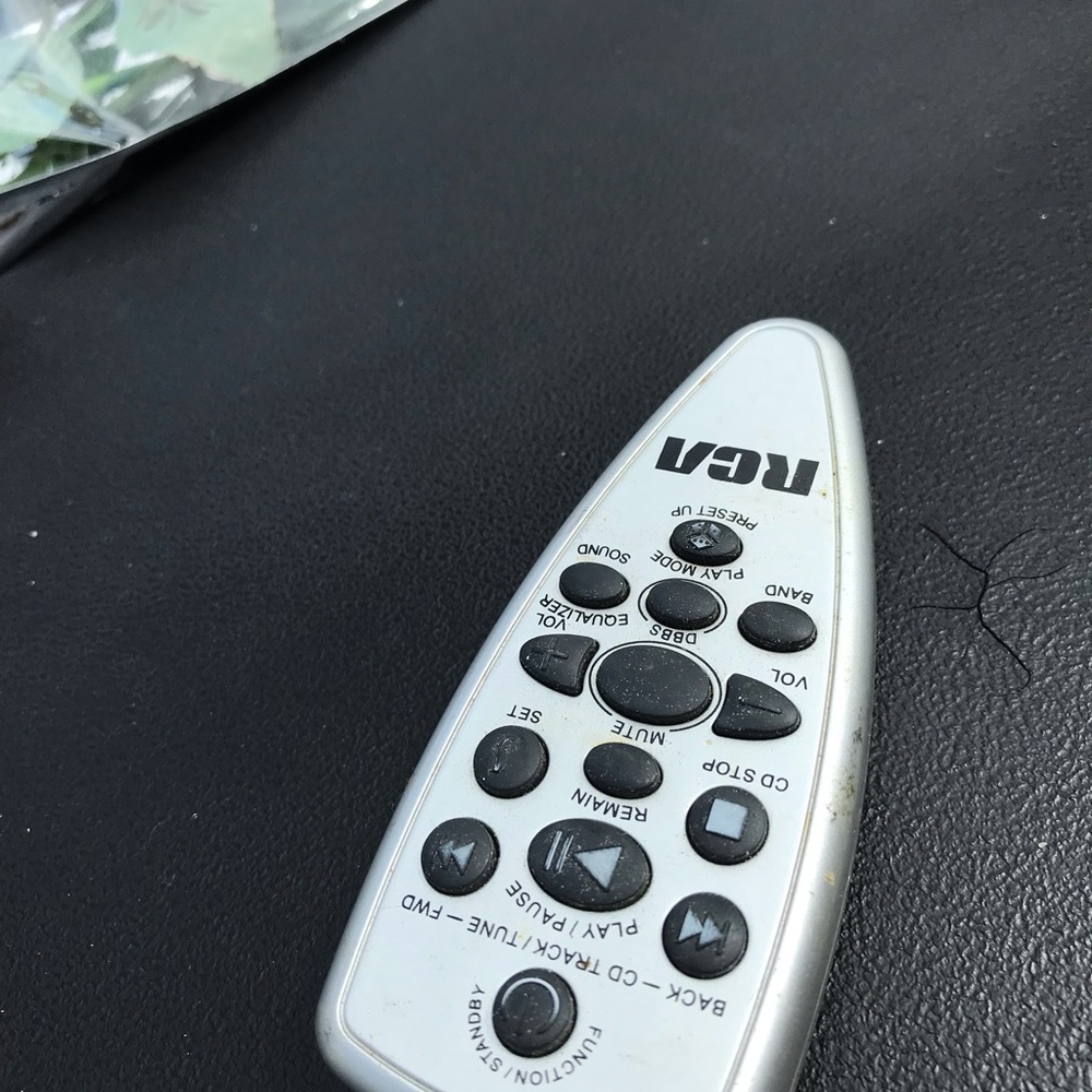 RCA remote - Picture 3 of 3